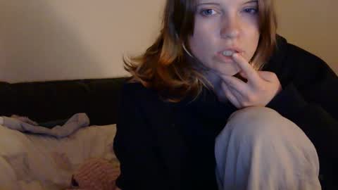 Hannah online show from June 7, 11:32 pm