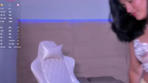 hannahmonttgomery  Help me reach 100 Hands up online show from March 3, 4:58 pm