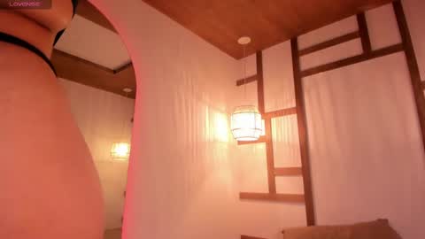 hannahmonttgomery  Help me reach 100 Hands up online show from September 12, 5:26 pm