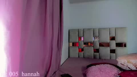 hannahsmit_ online show from September 13, 8:28 am