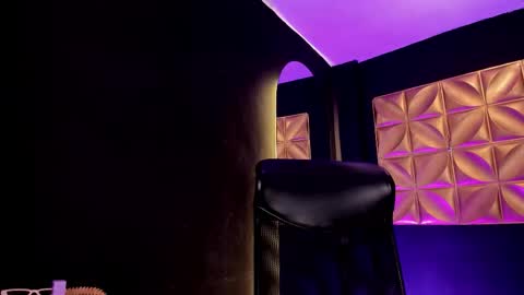 hannamartinn_ online show from September 17, 4:10 pm