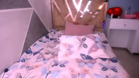 Snapshot of hannamour chatting on October 10, 11:20 pm alejandra online show from October 10, 11:20 pm