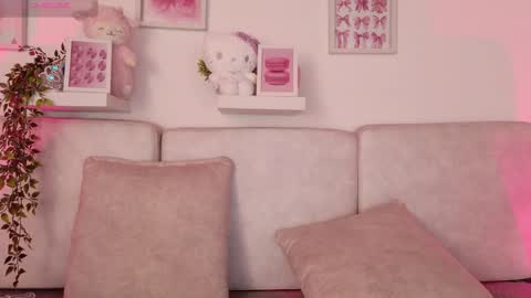 Yumii online show from April 19, 12:17 pm