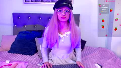 Hanni online show from April 19, 3:29 am