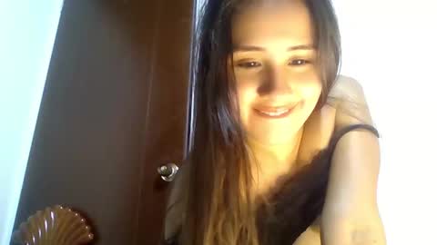 Snapshot of hanny_kail chatting on December 23, 5:06 am hanny online show from December 23, 5:06 am