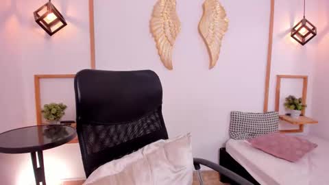 Hanny online show from January 6, 5:28 pm