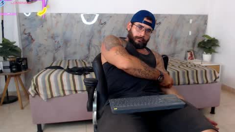 hanz_col online show from April 5, 1:24 am