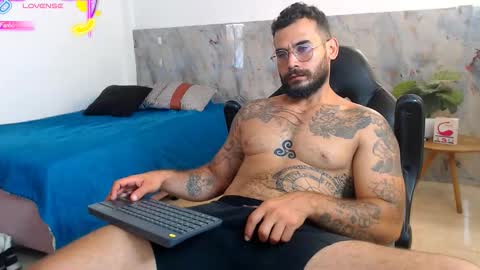 hanz_col online show from October 30, 12:06 pm