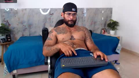 hanz_col online show from March 9, 4:44 pm