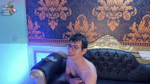 happy_cream_ online show from December 22, 6:04 pm