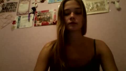 happyemily  online show from October 27, 6:19 pm