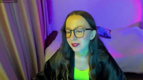 Stephanie online show from September 22, 3:27 pm