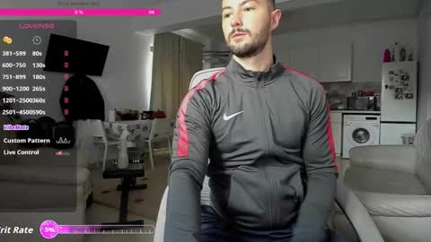 Snapshot of hard_chriss chatting on October 21, 7:46 am Hard Cock online show from October 21, 7:46 am
