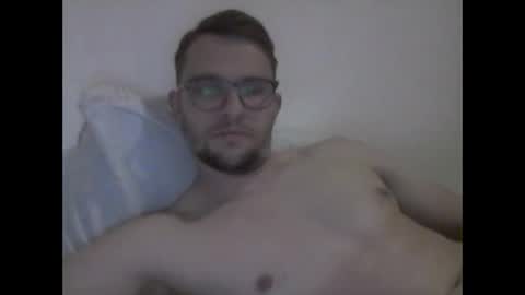 hardboylovemilfmoom online show from April 20, 6:33 pm