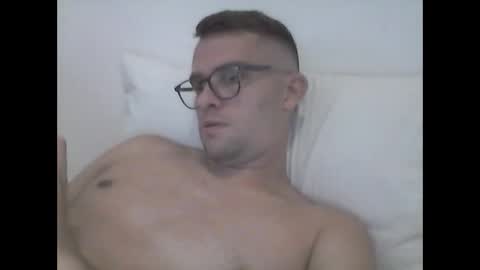 hardboylovemilfmoom online show from September 13, 6:16 am
