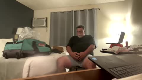 Snapshot of hardfreak4you chatting on October 27, 5:51 am hardfreak4you online show from October 27, 5:51 am