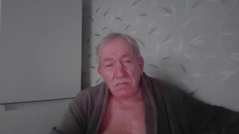 hardon4u123456789 online show from November 15, 2:40 pm