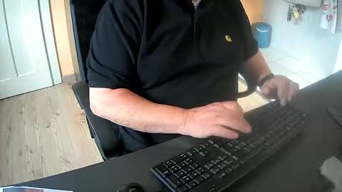 hardy3251 online show from September 17, 2:31 pm