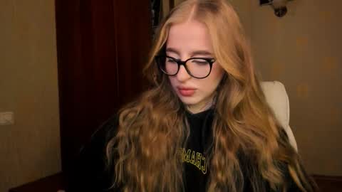 Julia online show from November 13, 5:32 am