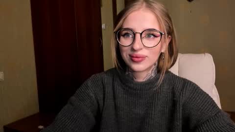 Julia online show from February 26, 5:22 am