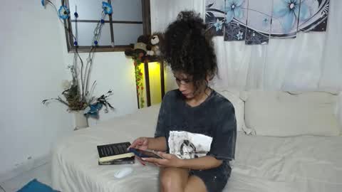 harley_quinns1 online show from December 14, 8:51 pm