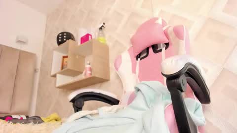 Haru Bonny online show from March 5, 8:29 pm