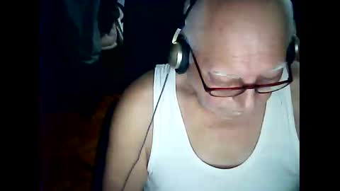 Snapshot of hasanben54398 chatting on October 31, 6:19 pm hasan online show from October 31, 6:19 pm