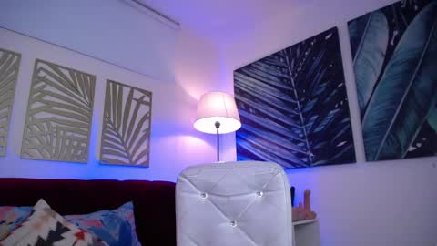 Nicole online show from February 17, 9:10 pm