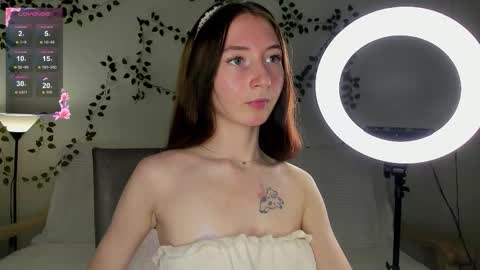 Lola online show from December 5, 10:14 am