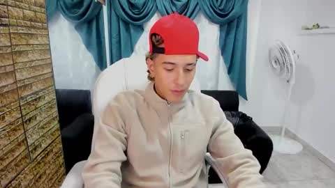 Hayen Boy online show from December 16, 4:08 am