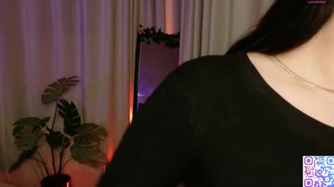 hazelhayess online show from April 18, 4:20 pm