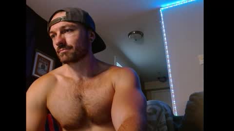 Snapshot of hbdude27 chatting on October 21, 12:05 am RinnDude35 online show from October 21, 12:05 am