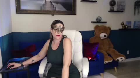 hebelongs2her online show from September 23, 10:49 pm