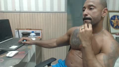 hebertgomes online show from April 12, 7:18 pm