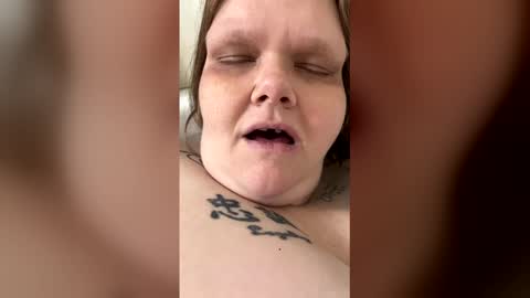 heidimackey2 online show from April 18, 7:40 pm