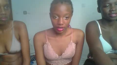 heilybunny online show from April 4, 9:33 pm