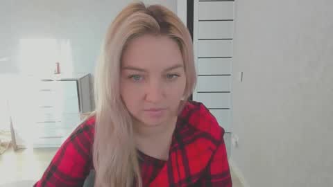 Snapshot of helen_angel_girl chatting on January 4, 11:22 am Helen sven online show from January 4, 11:22 am