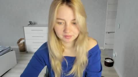 Snapshot of helen_angel_girl chatting on January 10, 9:55 am Helen sven online show from January 10, 9:55 am