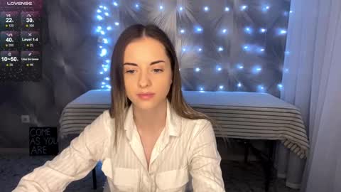 Alice DollySmile and Avelina online show from December 25, 12:05 pm