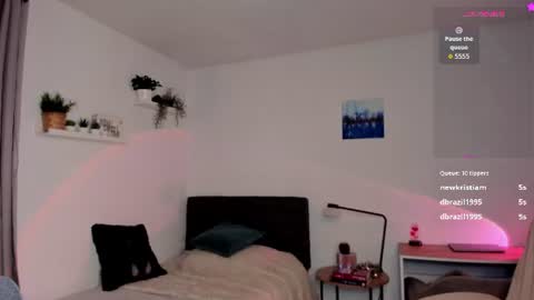 helen_miller online show from August 2, 2:02 am