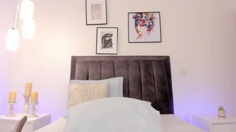 Helen  online show from March 5, 5:50 pm