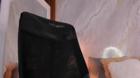 Helena Santos  online show from March 4, 6:49 pm