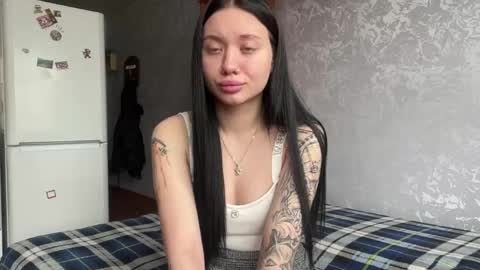 lilian online show from April 19, 3:18 am