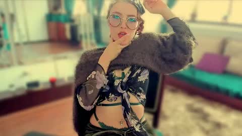 Heliconia online show from April 21, 3:41 pm