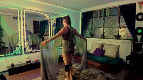 Heliconia online show from April 21, 2:15 am