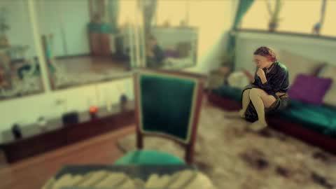 Heliconia online show from April 19, 10:45 pm