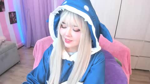 Laura online show from September 26, 2:41 am