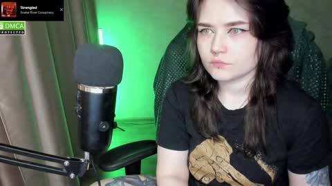 Red online show from March 31, 9:04 pm