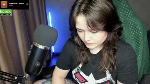 Red online show from June 2, 6:43 pm