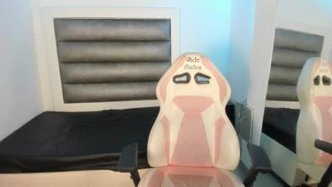 hellen__smith_ online show from February 26, 2:09 pm